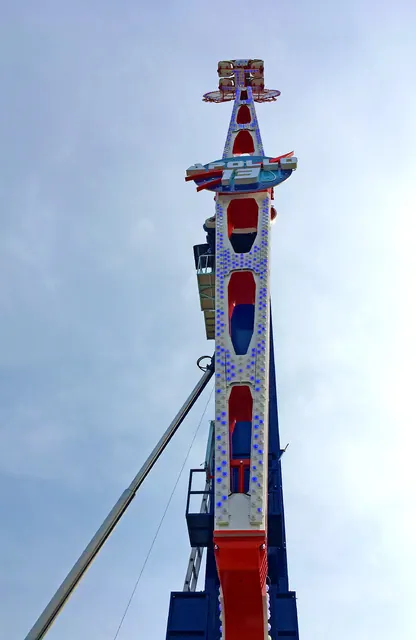 Booster 27 m 8-Seat - detail photo 1 | JH Amusement