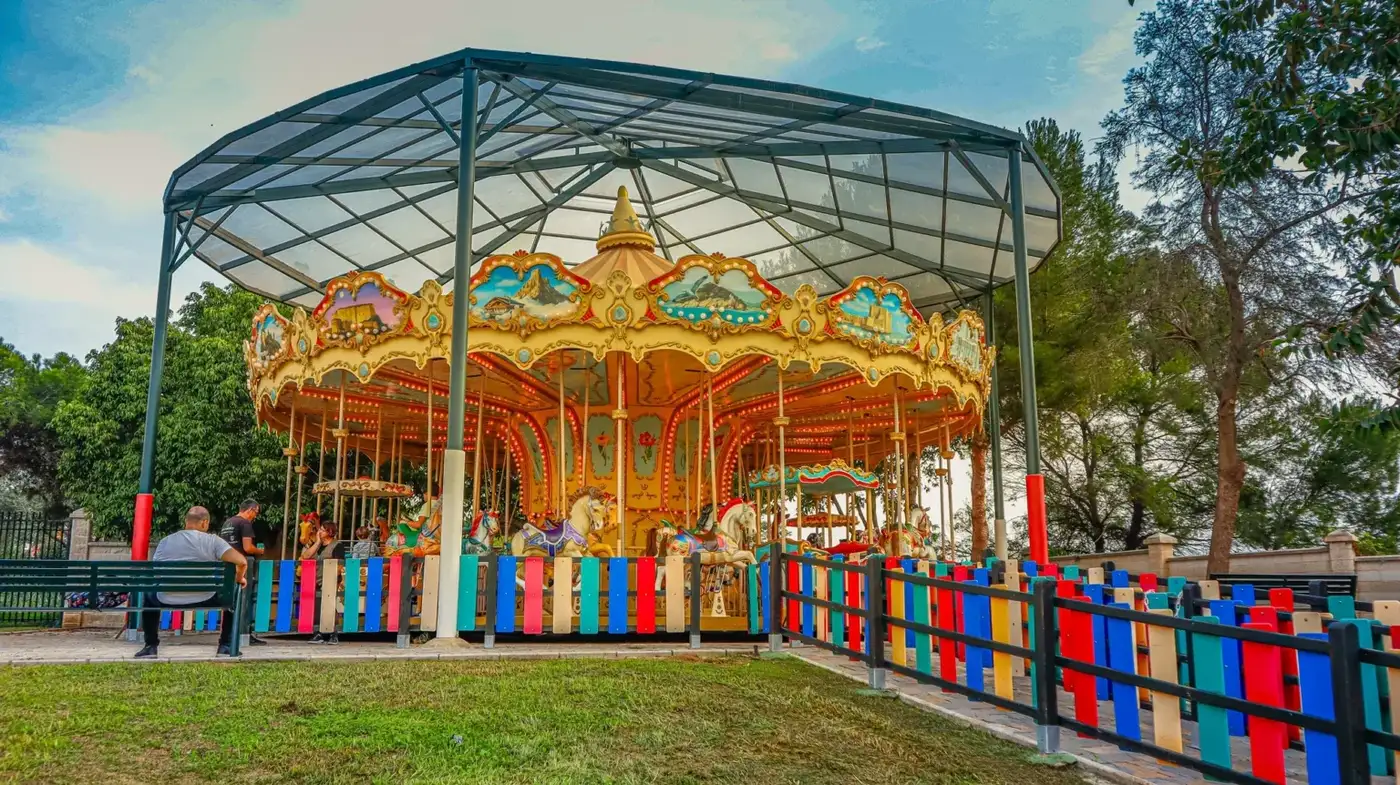 Carrousel de 11,5 m pour 48 places - photo détaillée 1 | JH Amusement