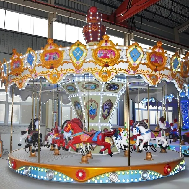Carrousel classique à couronne dorée de 16 places - photo détaillée 1 | JH Amusement