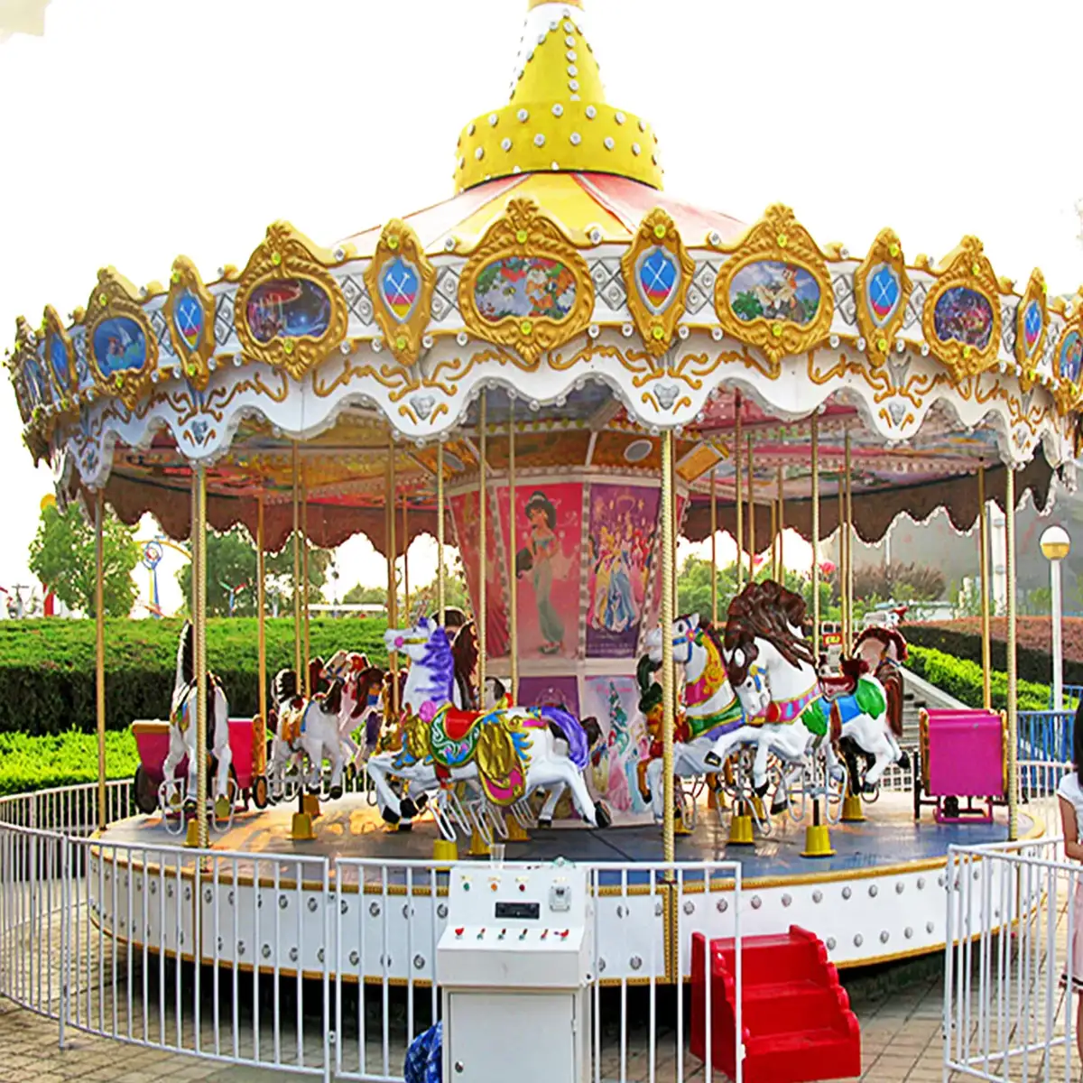 كاروسيل ديلوكس باللون الأبيض الذهبي يتسع لـ 24 مقعدًا - صورة المنتج الرئيسية | JH Amusement