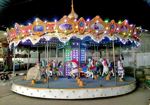 كاروسيل ديلوكس باللون الأبيض الذهبي يتسع لـ 24 مقعدًا - الصورة التفصيلية 2 | JH Amusement