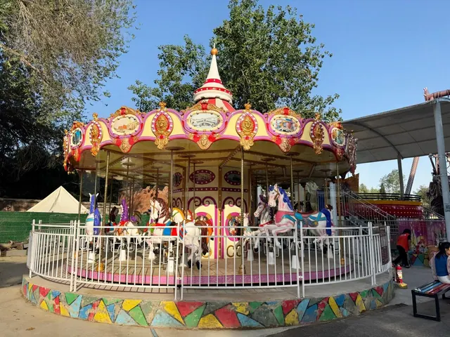24-Seat Red Purple Spire Carousel - detail photo 4 | JH Amusement