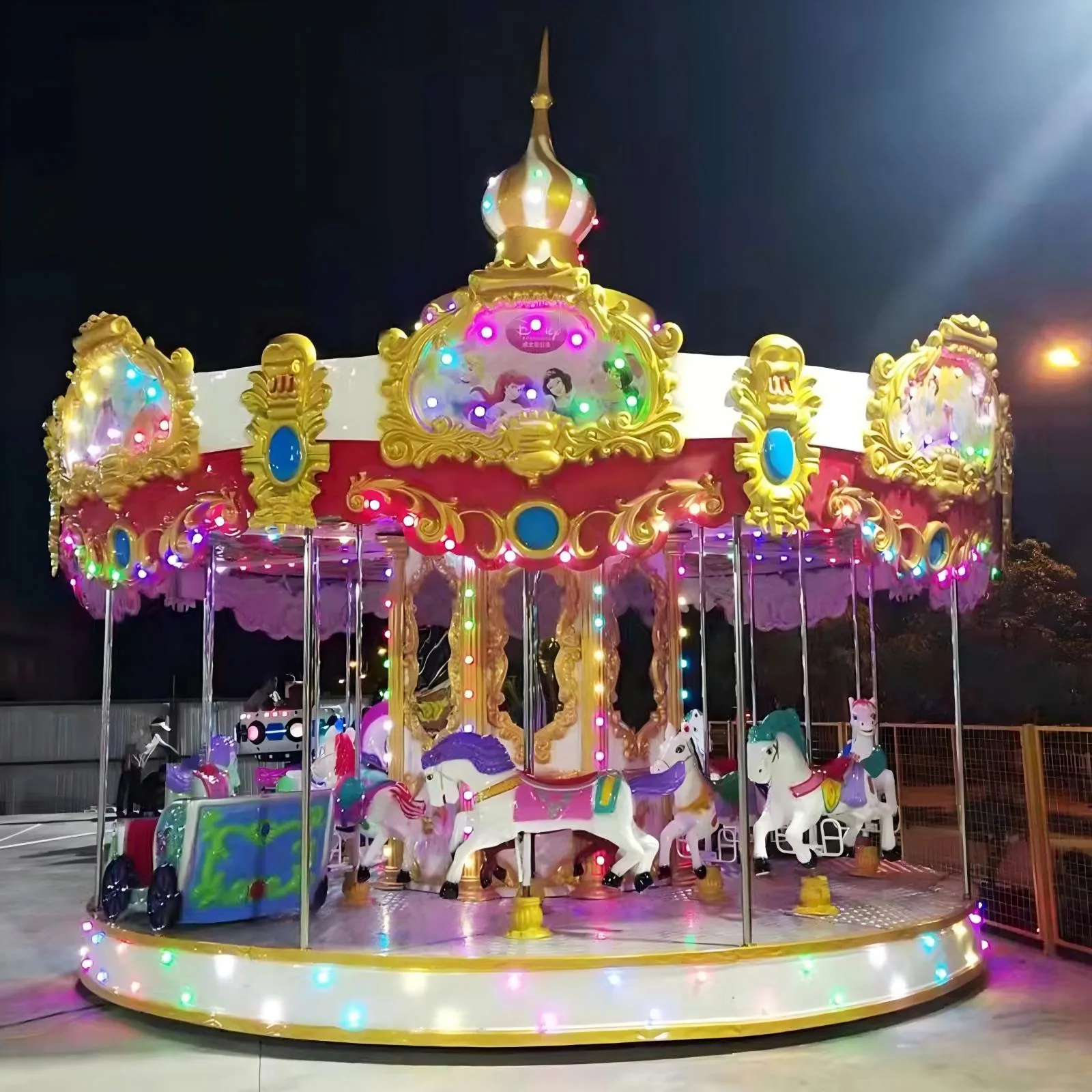 Carrousel Blanche Neige - photo détaillée 1 | JH Amusement