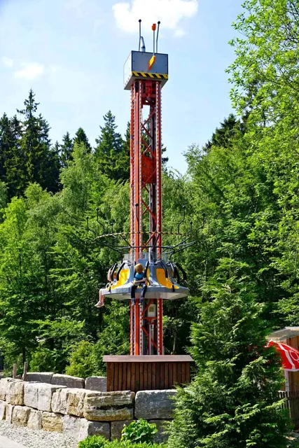 Tour de chute 8 places 7-12 m - photo détaillée 1 | JH Amusement