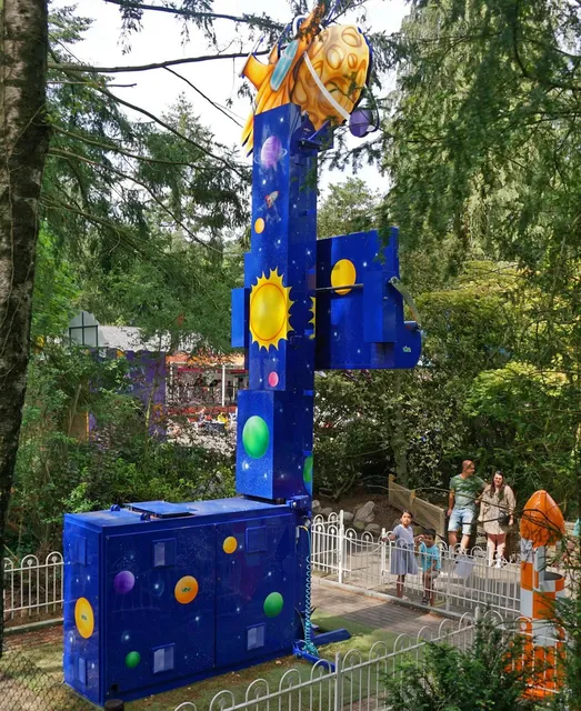 Happy Towers Drop Ride - detail photo 5 | JH Amusement