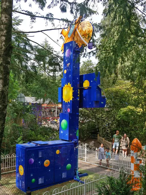 Happy Towers Drop Ride - detail photo 6 | JH Amusement