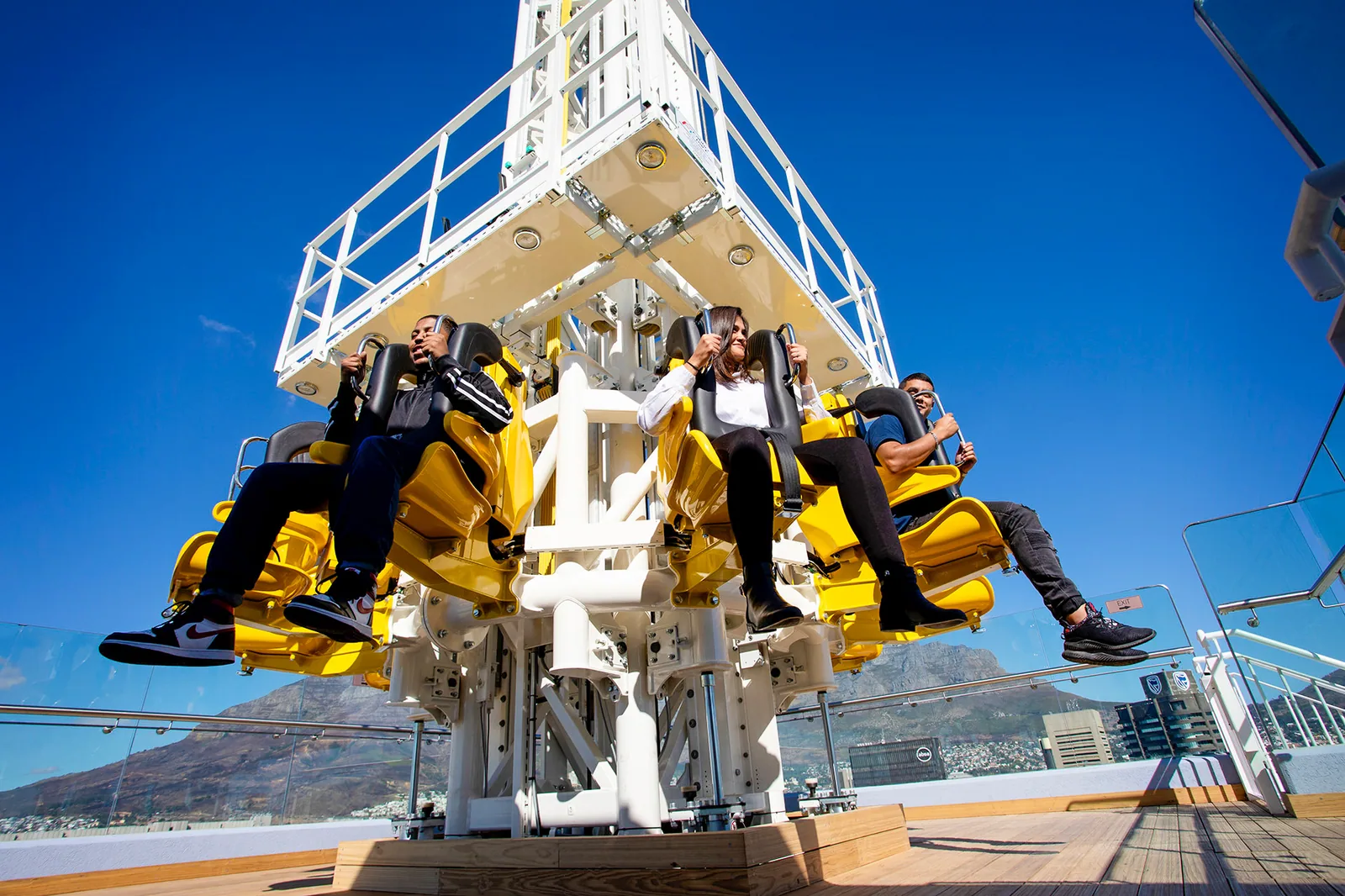 برج القطرة الأبيض والأصفر - الصورة التفصيلية 1 | JH Amusement