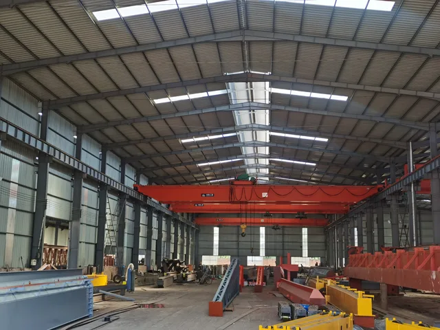 JH Amusement steel structure workshop with overhead cranes for amusement ride production
