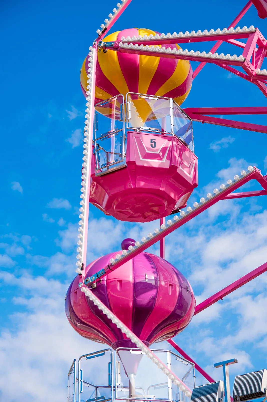 14 m Ferris Wheel - main product photo | JH Amusement