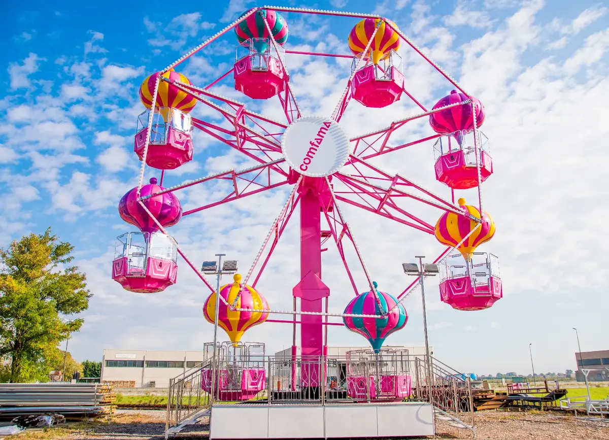 14 m Ferris Wheel - detail photo 1 | JH Amusement