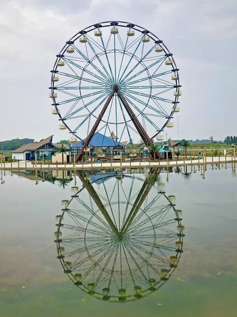 33 m Ferris Wheel - detail photo 1 | JH Amusement
