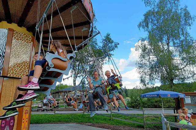 Famille Échangiste - photo détaillée 3 | JH Amusement