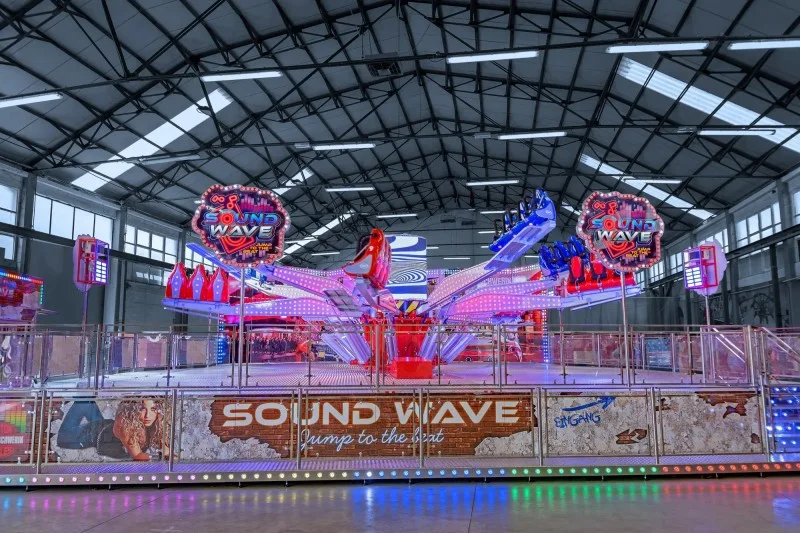 Суперджампер, установленный на прицепе - основное фото товара | JH Amusement