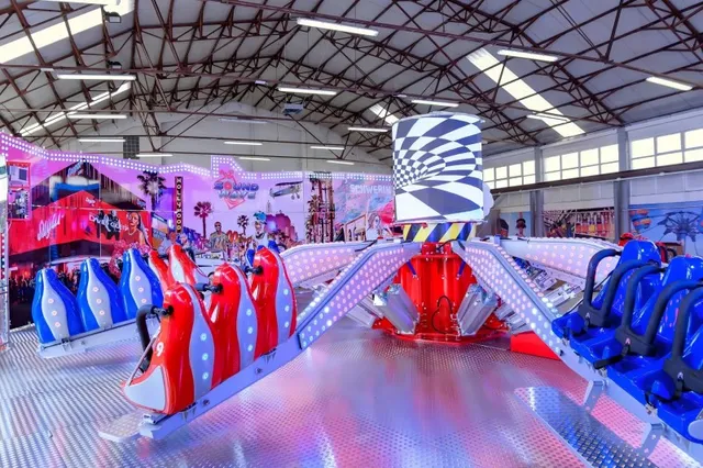 Суперджампер, установленный на прицепе - подробное фото 3 | JH Amusement