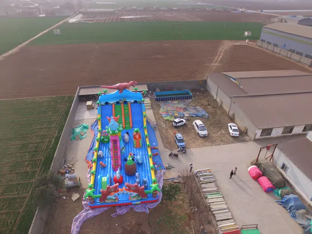 Parque inflable Jurassic de 10x25 m - foto de detalle 3 | JH Amusement