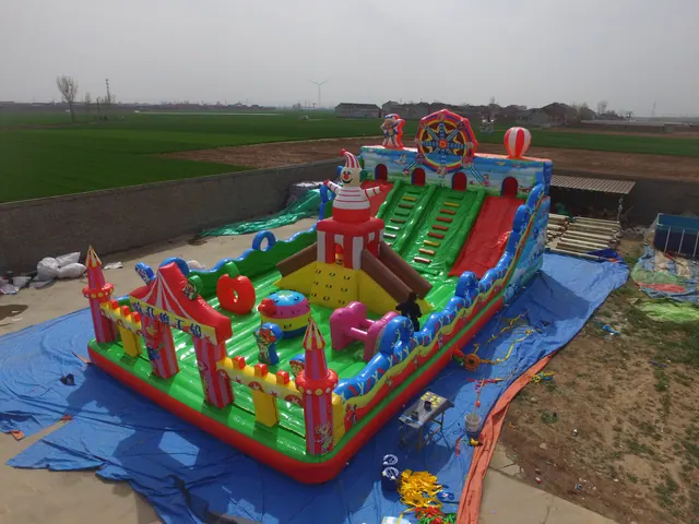 120 sqm Ferris Wheel Inflatable - detail photo 2 | JH Amusement