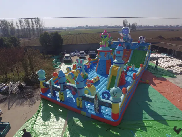 Gonflable Astronaute de 200 m² - photo détaillée 2 | JH Amusement