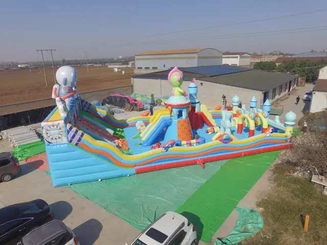 Gonflable Astronaute de 200 m² - photo détaillée 3 | JH Amusement