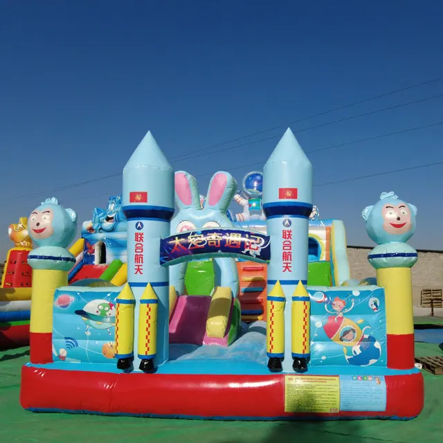 Gonflable Space Adventure de 40 m² - photo principale du produit | JH Amusement