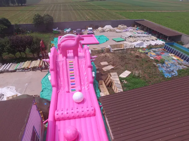 Надувная розовая водная горка 5х30 м - подробное фото 3 | JH Amusement