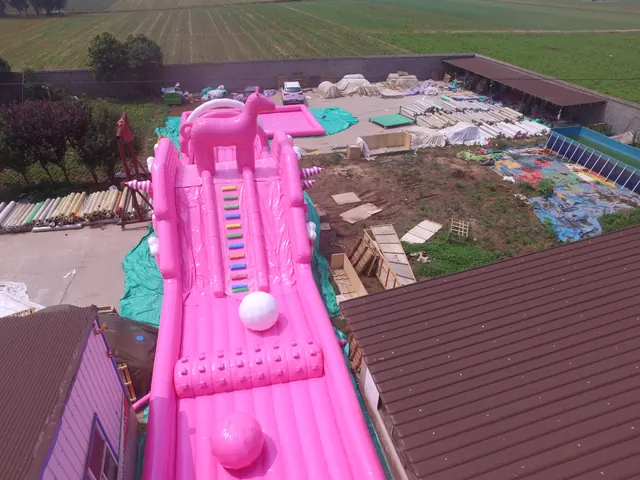 Надувная розовая водная горка 5х30 м - подробное фото 4 | JH Amusement