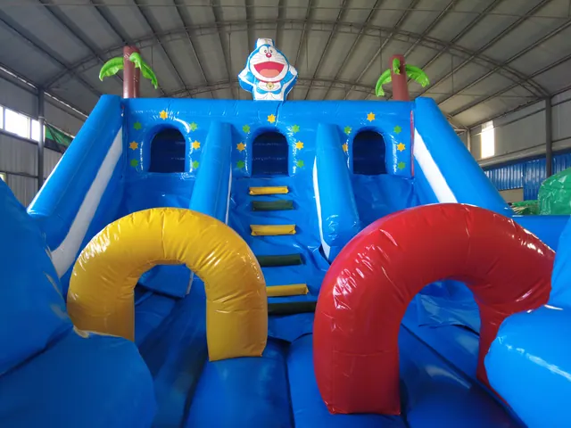 Gonflable Doraemon 5x6 m - photo détaillée 3 | JH Amusement