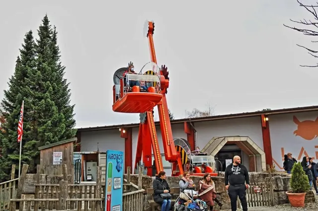 Time Machine Ride - detail photo 4 | JH Amusement