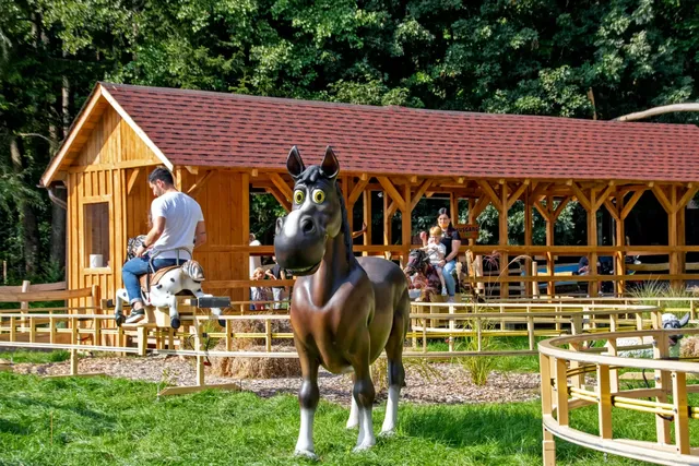 Balade sur piste d'aventure à poney - photo détaillée 1 | JH Amusement