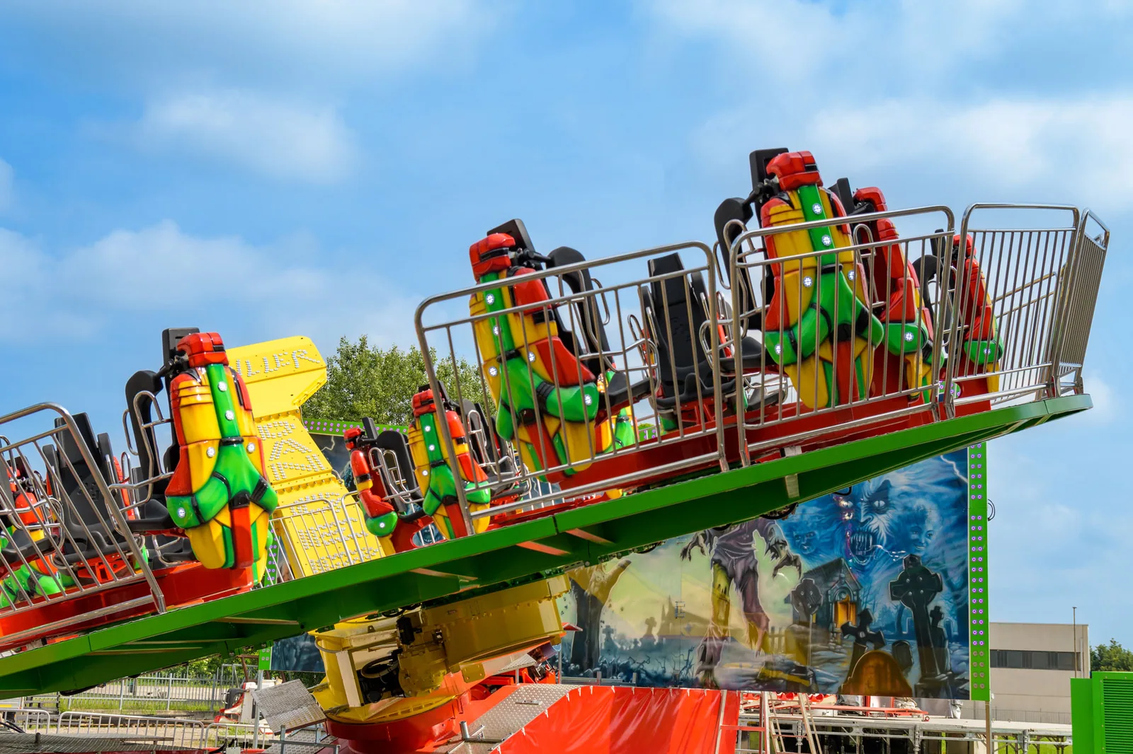 Rock & Roll Thrill Ride - detail photo 1 | JH Amusement