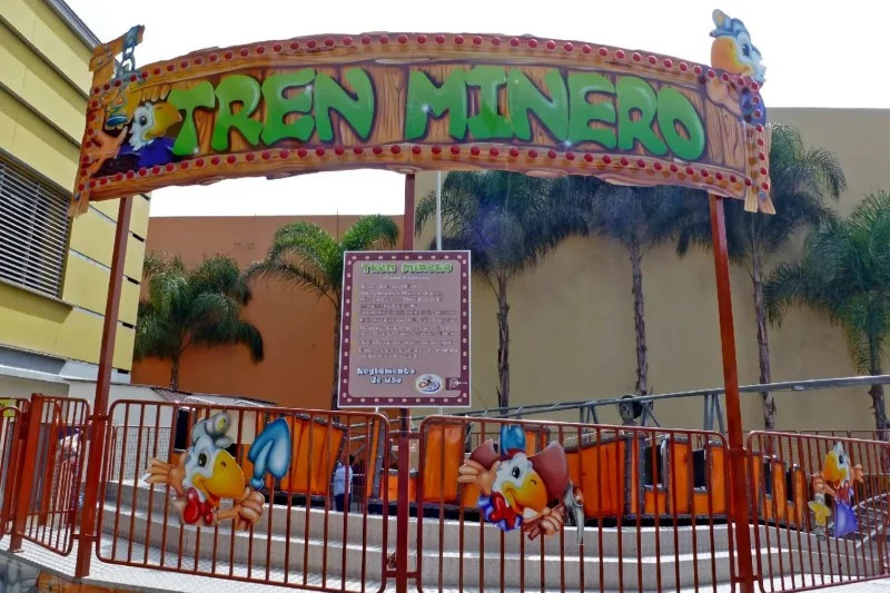 Dessous de verre en forme de 8 - photo principale du produit | JH Amusement