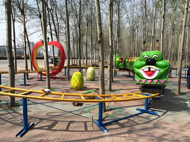 Montagnes russes Caterpillar - photo détaillée 3 | JH Amusement