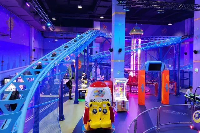 Space Coaster - detail photo 3 | JH Amusement