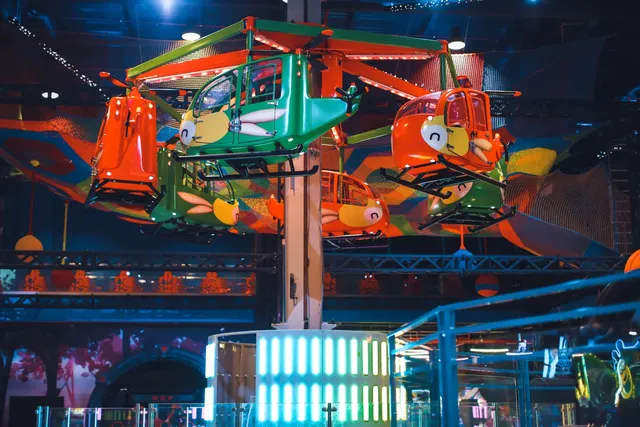 Promenade dans la tour de l'héliport - photo détaillée 1 | JH Amusement