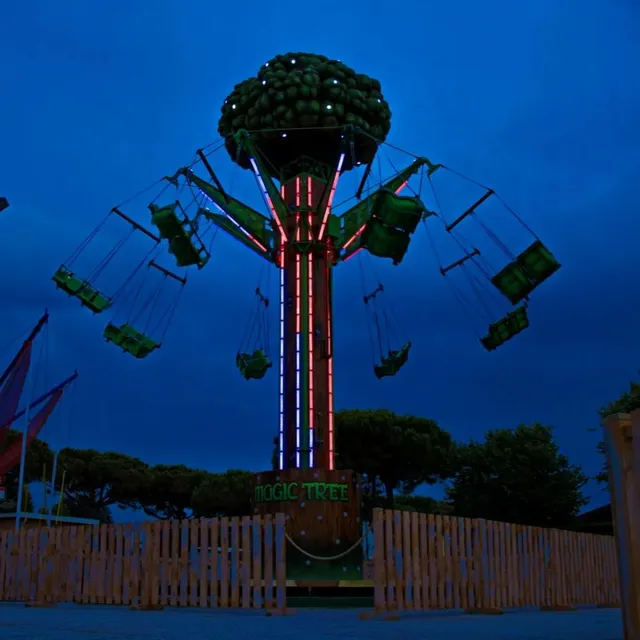 Torre columpio de 9 m - foto de detalle 5 | JH Amusement