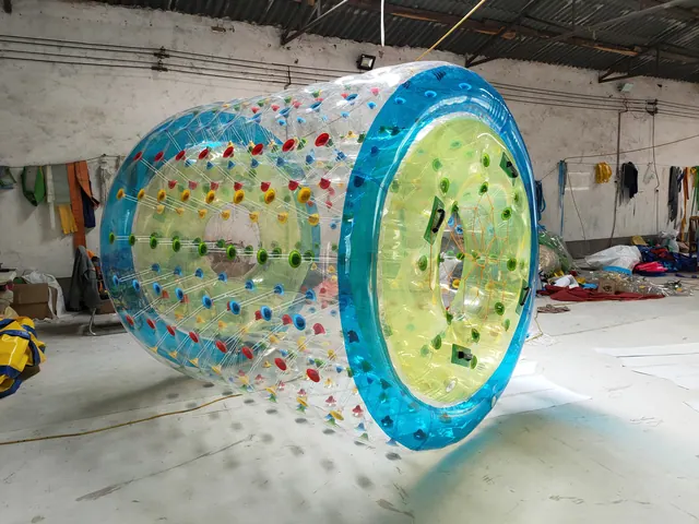 Snow Roller Ball - detail photo 4 | JH Amusement