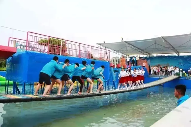Viral Rope Bridge - detail photo 3 | JH Amusement