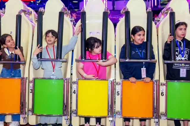 Standing Wave Rider - detail photo 3 | JH Amusement